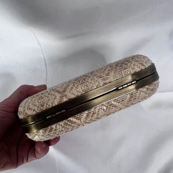 Urban Expressions Large Pearl Clasp Straw Rattan Crossbody Clutch‎ - Picture 6 of 9